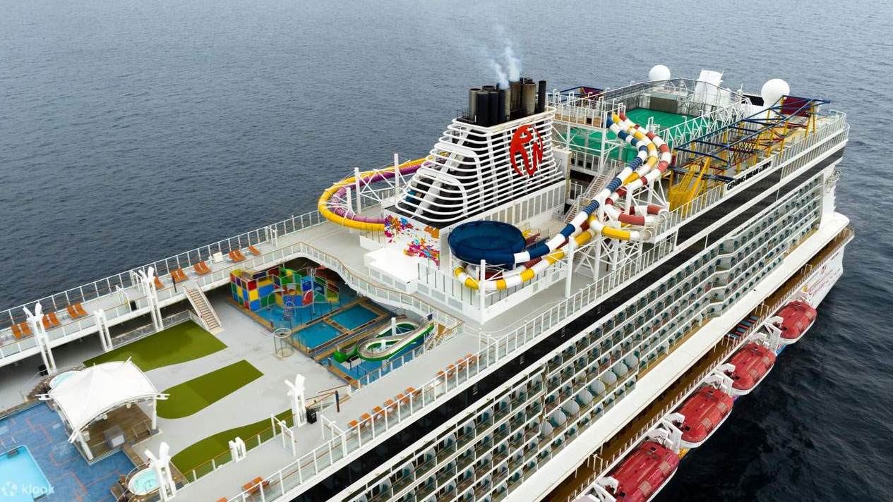 Genting Dream Cruise by Dream Cruises